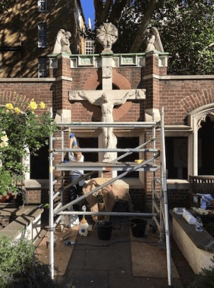 Scaffolding for the Crucifixion statue
